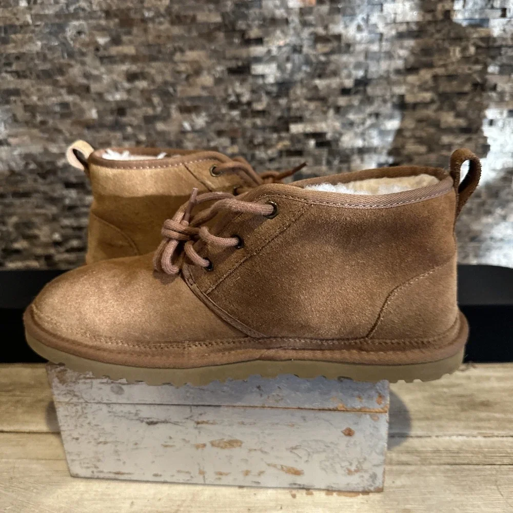 UGG Neumel Brown Suede Chukka Boots Left Shoe Size‎ 8 Right Shoe Size 9